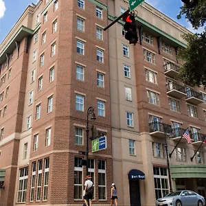holiday-inn-express-savannah-historic-district.top-hotels-in-savannah.com/