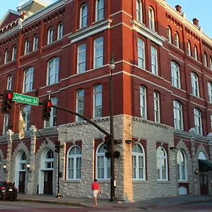 inn-at-ellis-square-a-days-hotel.top-hotels-in-savannah.com/