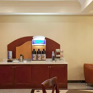 3* מלון Express & Angeles Airport By Ihg